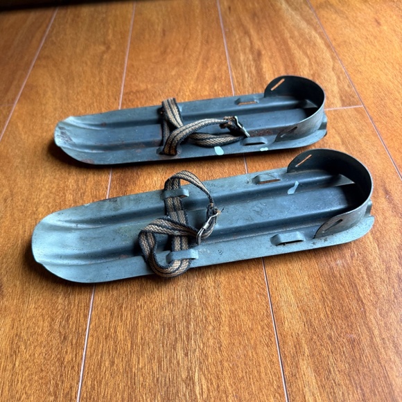 Antique Winter Snowshoes Snow Shoes Metal Cabin Lodge Decor Rustic Display 10”. - Picture 3 of 10